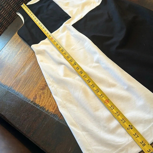 Carmen Marc Valvo stylish block color dress. Size large EUC - Picture 5 of 6